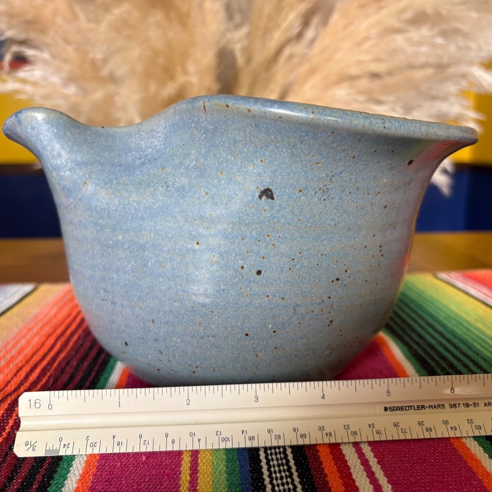 Studio Pottery Batter Bowl Blue Cream Speckled‎ Glaze Stoneware Mixing Spout 7in